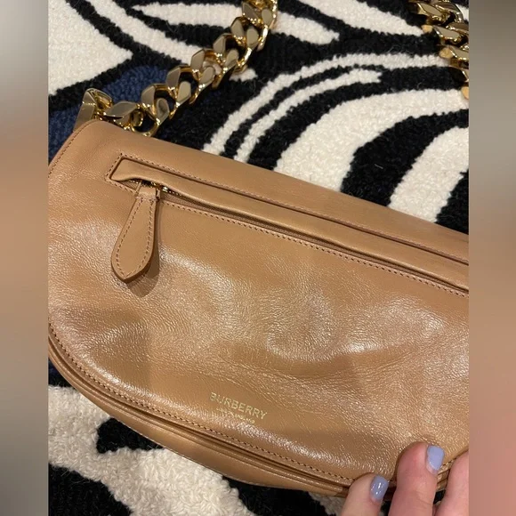 Burberry small Olympia leather shoulder bag with chain shoulder strap - Picture 8 of 10